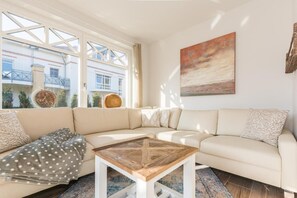 TV, DVD player, aparelho de som