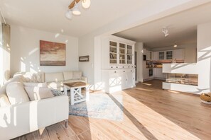 Unclassified image, 2 of 20, button