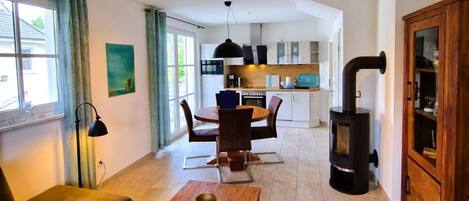 TV, fireplace, DVD player, stereo