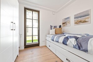 Unclassified image, 3 of 23, button