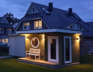 Exterior - Haseneck 2a " Kranichfeld" - central and yet quietly situated vacation home for (Zingst)