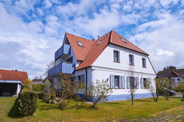 Exterior - Neue Reihe 43 "Villa Regulus" ground floor (Whg. 1) - Cozy vacation apartment in the heart of the city (Zingst)
