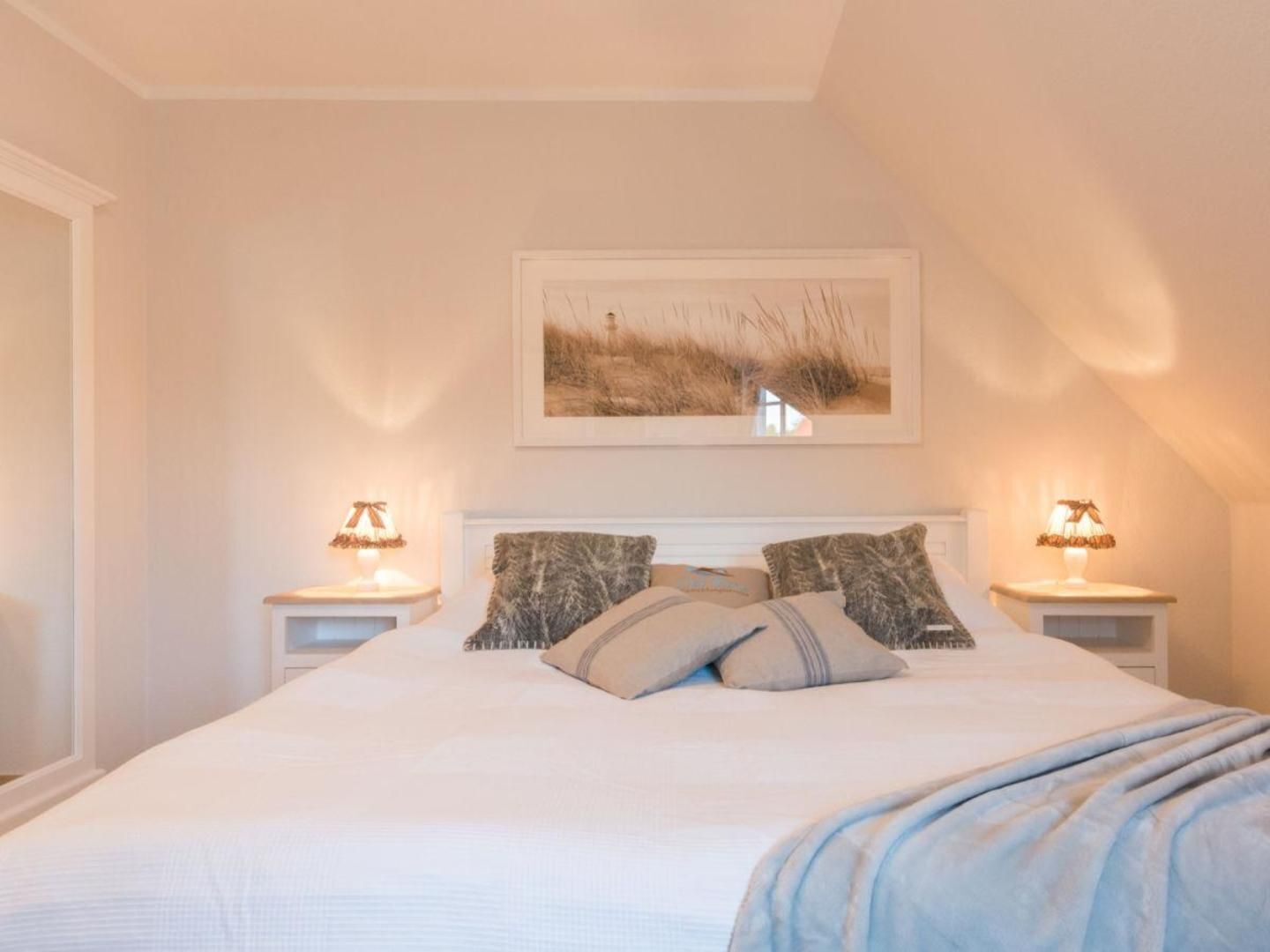 2 chambres, coffres-forts dans les chambres, fer et planche à repasser