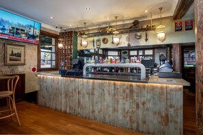 2 bars/lounges - Metropolitan Hotel Orange (Orange)