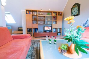 Fernseher, DVD-Player, Stereoanlage