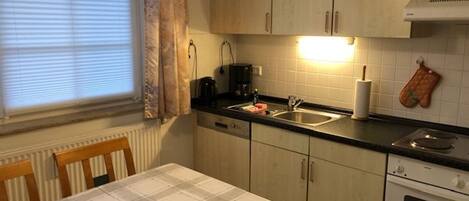 Oven, dishwasher