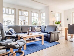 テレビ、暖炉、ステレオ