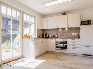 Unclassified image, 5 of 28, button - Rosenbergsiedlung 13a "Muschelmeer" - lovingly furnished semi-detached house (Zingst)