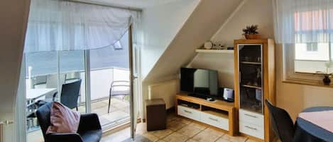 Télévision, lecteur de DVD, chaßne hi-fi