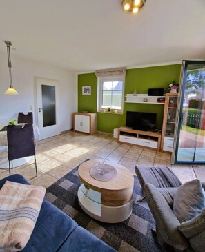 Télévision, lecteur de DVD, chaßne hi-fi