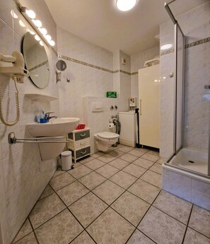 Shower, hair dryer - Apartment 2 "Neue Liebe" zfw/111 - modern vacation apartment in the apartment house "Neue Liebe". (Zingst)