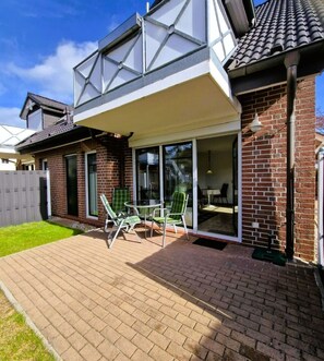 Outdoor dining - Apartment 2 "Neue Liebe" zfw/111 - modern vacation apartment in the apartment house "Neue Liebe". (Zingst)