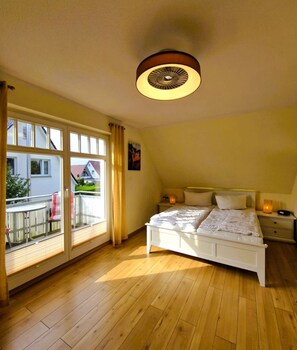 3 Schlafzimmer, Zimmersafe, Bügeleisen/Bügelbrett, WLAN