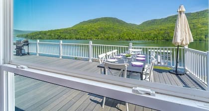 The Riverhouse | On The Water | Large Deck Space!