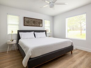 4 soverom, strykejern/-brett, wi-fi (inkludert) og sengetøy