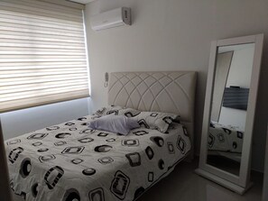 3 chambres, accès au Wi-Fi (inclus), accessible en fauteuil roulant