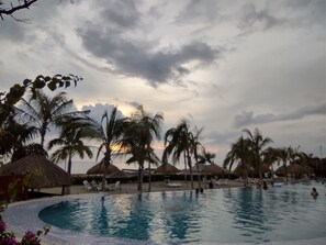 Piscine extérieure, piscine chauffée