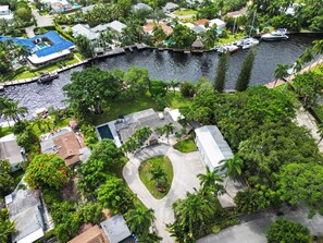 Exterior - Tropical Waterfront Home - Pet Friendly & Heated Pool (Fort Lauderdale)