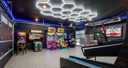 6-Bed Arcade Home with Hot Tub