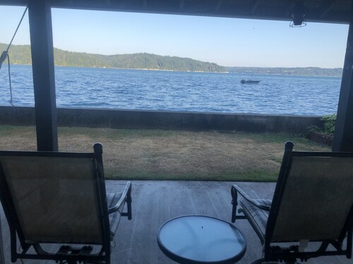 A beautiful Beach house to relax, watch wildlife, kayak, and enjoy fresh air.