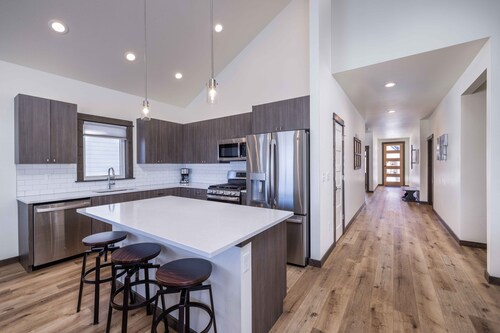 New 3BR condo in Bozeman w/ mtn views and trails