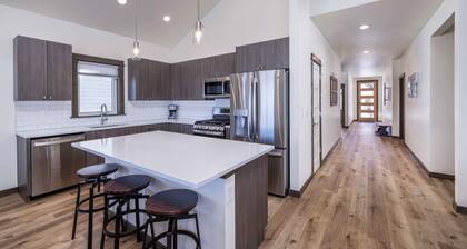 New 3BR condo in Bozeman w/ mtn views and trails