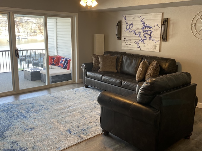 Newly Remodeled Updated Condo,12x32 Boat Slip, Wi-fi Internet Cable Tv, Pwc Slip - レイク・オザーク, MO