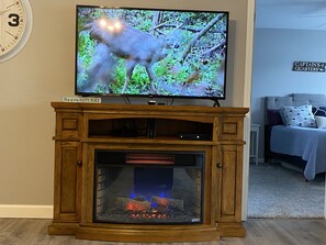 Interior - Newly remodeled updated condo,12x32 Boat slip, wi-Fi Internet cable TV, pwc slip (Lake Ozark)