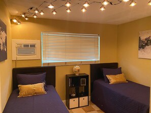 3 habitaciones, escritorio, tabla de planchar con plancha y wifi 