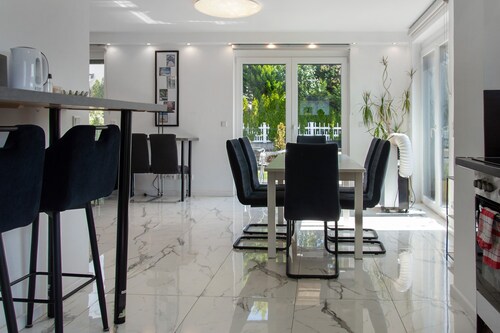 Luxury New-Build Villa with Garden, Terrace, Air Conditioning, and Wi-Fi