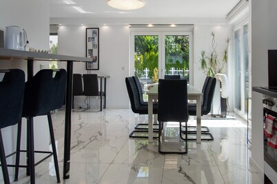 Luxury New-Build Villa with Garden, Terrace, Air Conditioning, and Wi-Fi