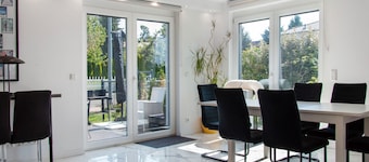 Luxury holiday Home with Garden, Terrace, A/C & Wi-Fi