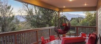 Private Arcade, Mountain Views, Hot tub, Fire Pit