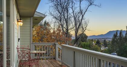 Private Arcade, Mountain Views, Hot tub, Fire Pit