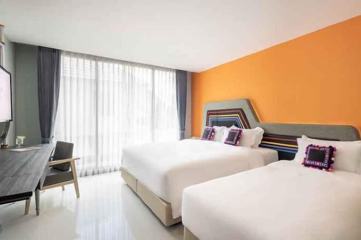 Hypo-allergenic bedding, minibar, desk, free WiFi