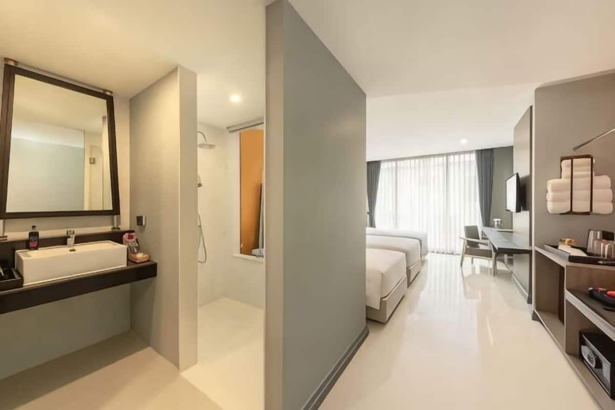 Biancheria da letto ipoallergenica, minibar, una scrivania