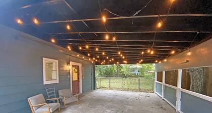 Centrally Located Urban Cabin 1Bedroom KING bed