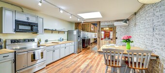 Walkable Townhome: 'M on Main' in Wytheville