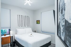 Modern Queen Room - Private En-Suite | Seprai katun Mesir, seprai premium, dan selimut bulu angsa