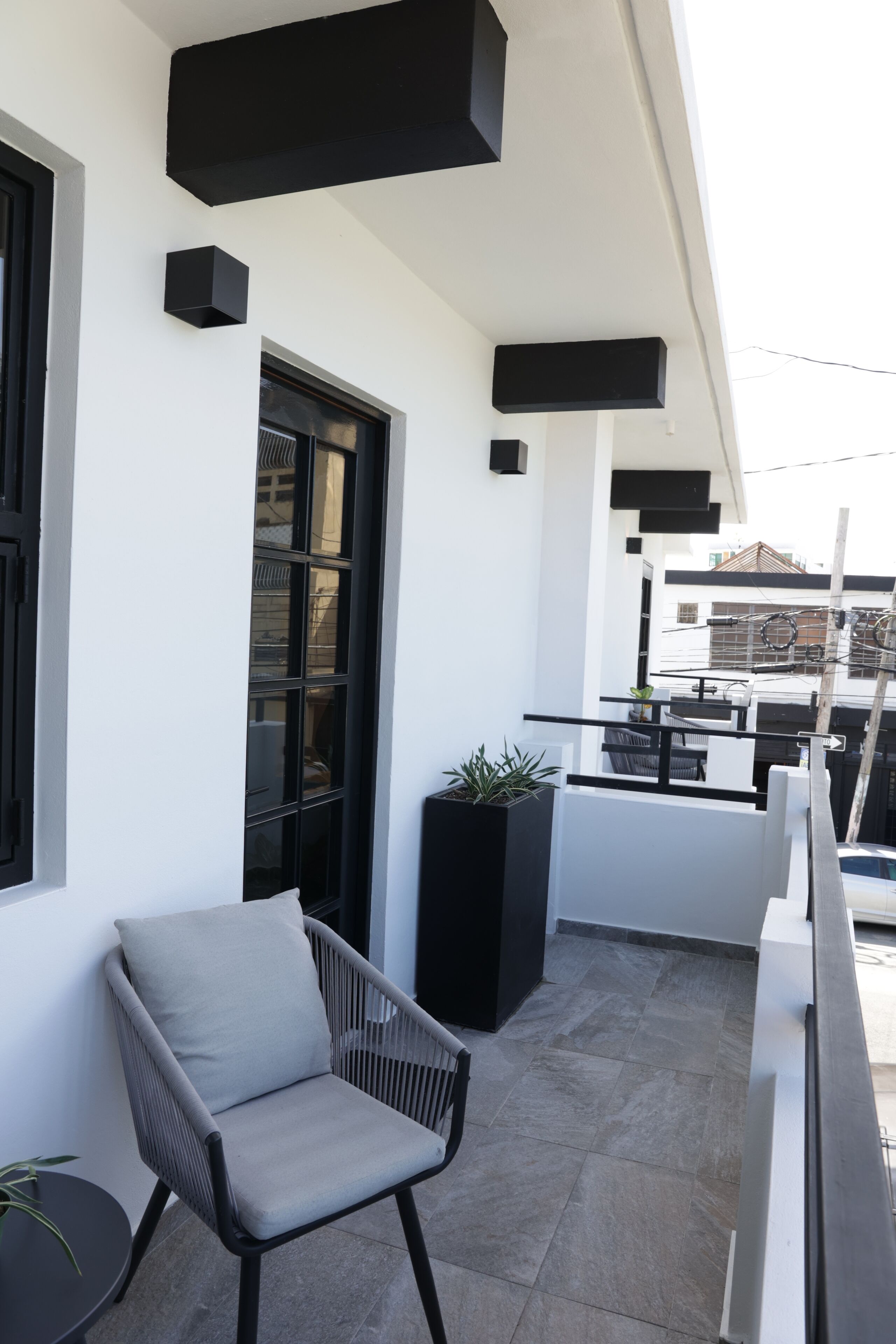 Three-Bedroom Residence with Kitchen, Balcony and Living Room | Vue depuis le balcon