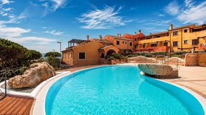 Pool - Vacation Apartment "C 306 Attico Puntavilla Mare" with Sea View (la maddalena)