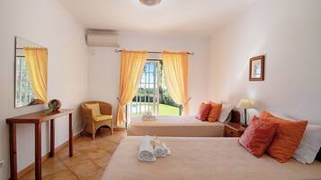 4 Schlafzimmer, Bügeleisen/Bügelbrett, kostenloses WLAN, Bettwäsche