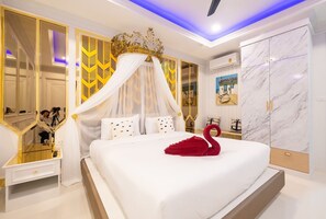 5 bedrooms, free WiFi, bed sheets - Pattaya Pool Villa (Pattaya)