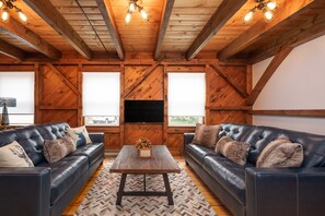 Smart TV - RIVER! Hot tub, Movie theater, Sauna, Massage chair (Conway)