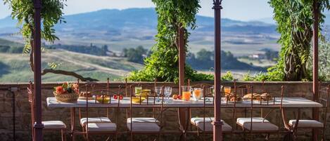 屋外ダイニングエリア