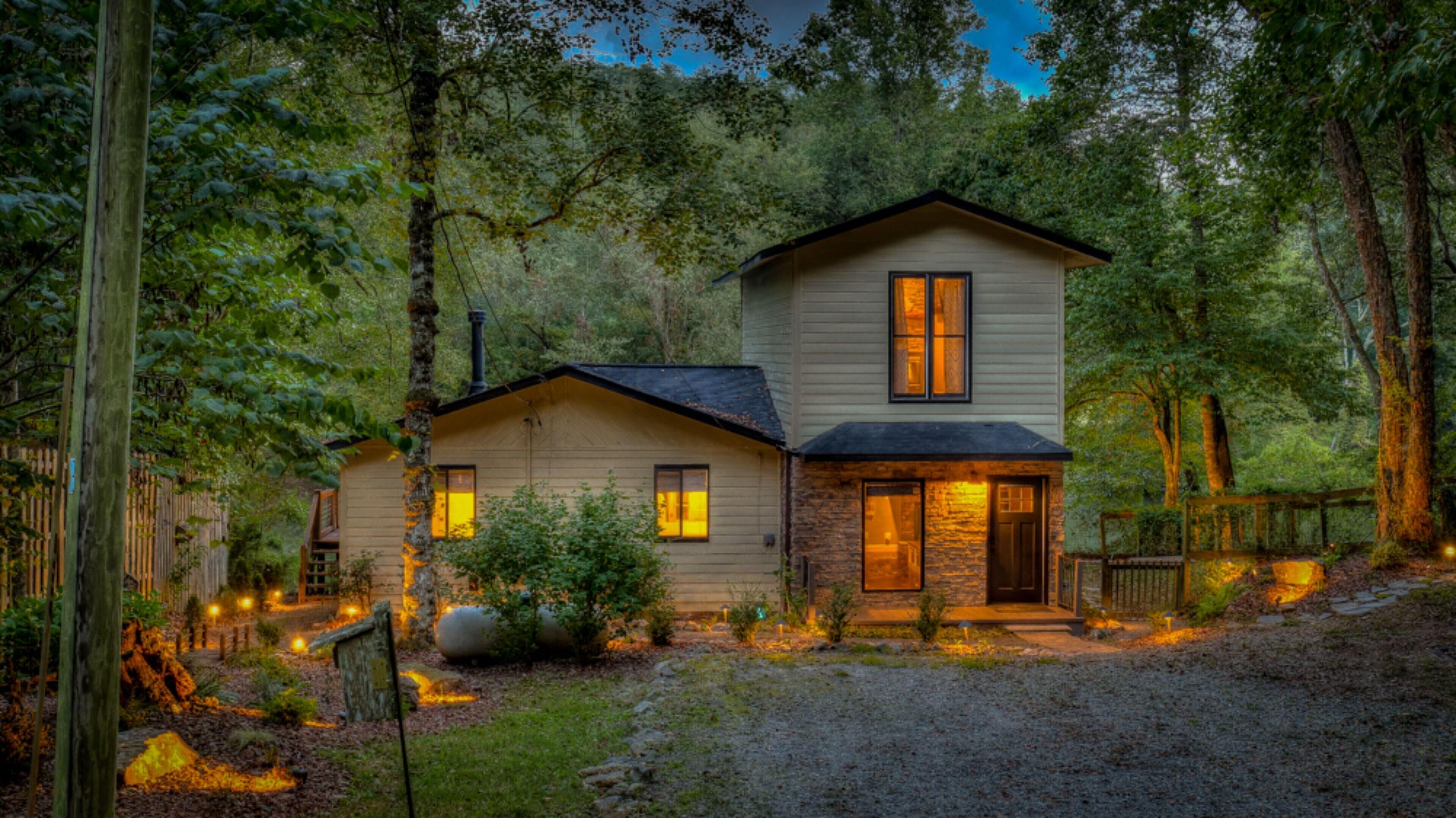 House, 2 Bedrooms | Exterior