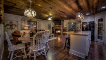 Rumah, 2 kamar tidur | Tempat makan