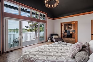 6 bedrooms, desk, iron/ironing board, travel cot - Luxury Beach House & Apartment, Hot Tub, Kayaks, Fire Pits, Game Room (Bremerton)