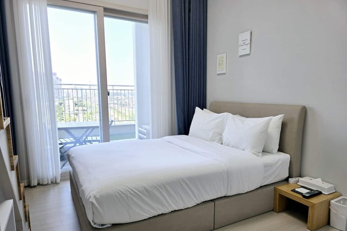 Superior Double Room, Ground Floor | 1 bilik tidur, langsir/tirai gelap terus, Wi-fi percuma, cadar katil