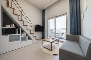 1 bedroom, blackout curtains, free WiFi, bed sheets